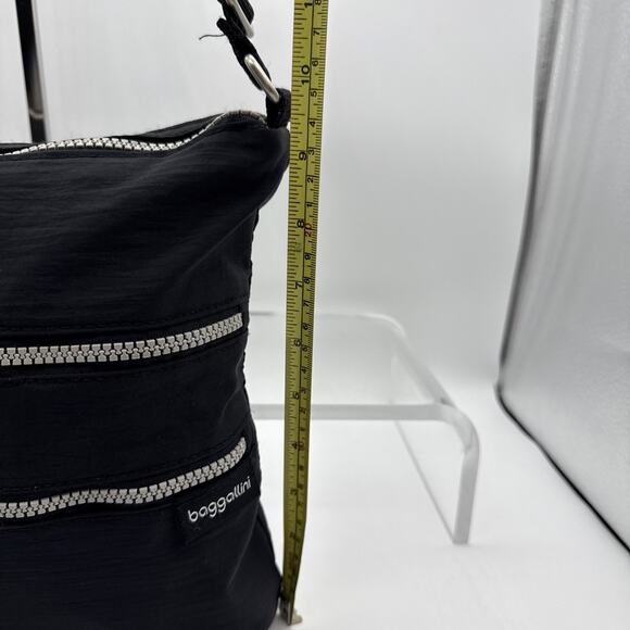 Baggallini Comrade Purse Black 3 Zip Adjustable Crossbody Bag Travel - Picture 7 of 16
